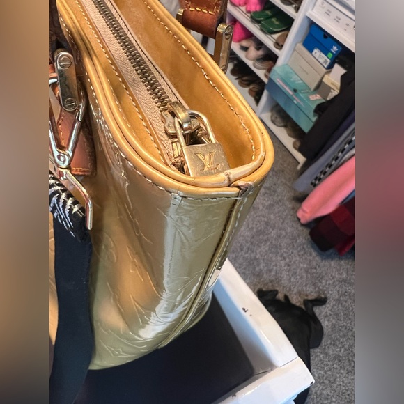 Authentic Louis Vuitton Vernis Handbag - Picture 12 of 17